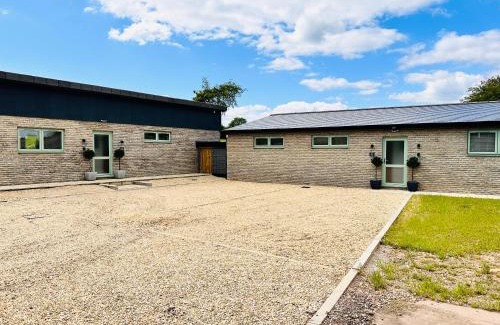 Tredunnock House | Rabbit Meadow Lodge - Amazing Views