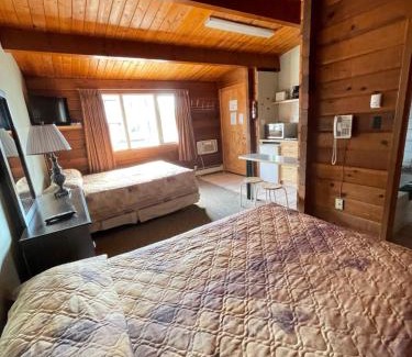 Sylvan Lake Cabin | Raccoon Lodge Motel