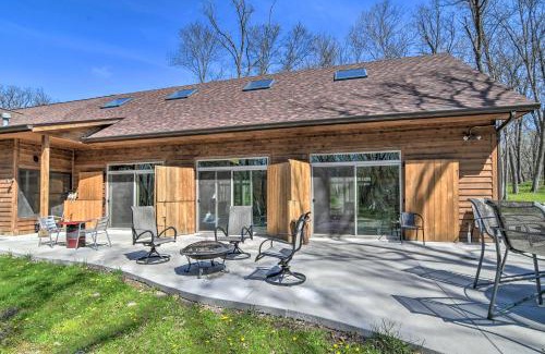 Adel House | Raccoon River Retreat Indoor Pool and Outdoor Fun!