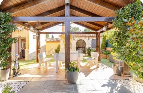La Torre de Claramunt House | Raco de Lis