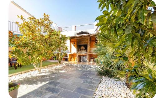La Torre de Claramunt House | Raco de Lis