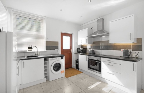 Nottingham House | Radford 3 Bedroom and 1 Bathroom House