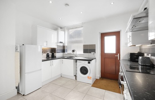 Nottingham House | Radford 3 Bedroom and 1 Bathroom House