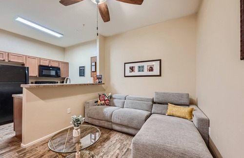 Tucson Condo | Radiant FULL 2 BR APT w/Pool! Next to Shopping & Restaurants