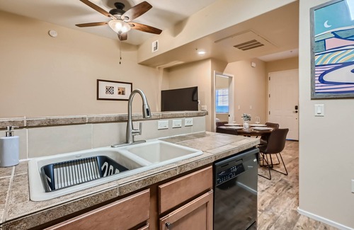 Tucson Condo | Radiant FULL 2 BR APT w/Pool! Next to Shopping & Restaurants