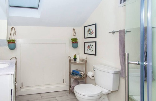 Highland Park House | Radiant Luxury Getaway | Near South End
