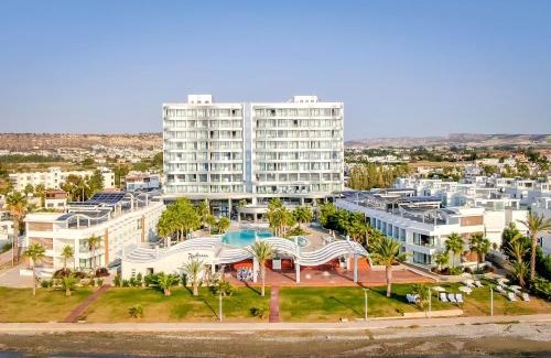 Oroklini Resort | Radisson Beach Resort Larnaca