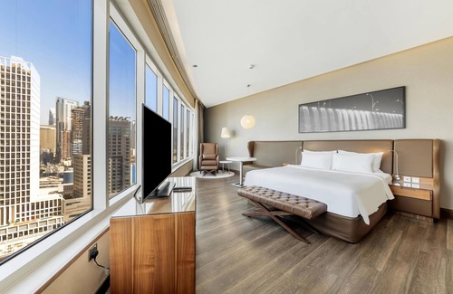 Business Bay Hotel | Radisson Blu Hotel, Dubai Canal View
