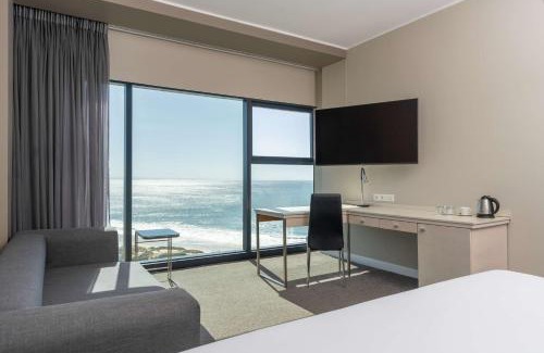 Pollok Beach Hotel | Radisson Blu Hotel, Port Elizabeth