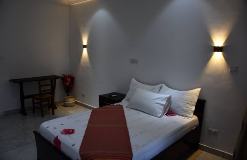 Akosombo Hotel | Raffin Royal Lodge