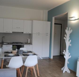 Rapallo Apartment | RAGGIO DI SOLE - pool, tennis, parking, sea view & relax