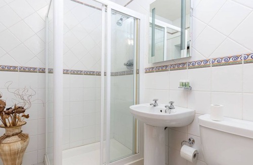 Tralee House | Railway Cottage 2 bedroom house VRBO