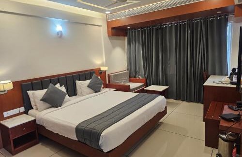 Thousand Lights Hotel | Rain Drops Hotel