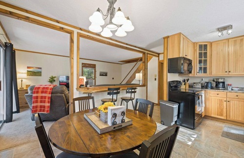 Lake Toxaway House | Rainbow Falls Cabin - Sauna - Hot Tub - Foosball