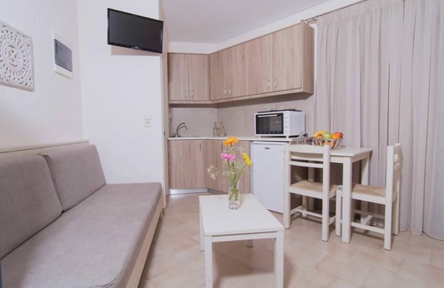 Makrys Tichos Apartment | Rainbow Hotel Apartments