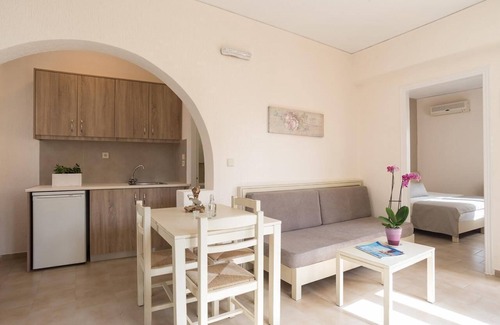 Makrys Tichos Apartment | Rainbow Hotel Apartments