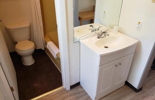Swift Current Hotel | Rainbow Motel