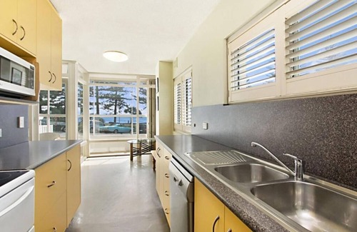 Coolangatta Apartment | Rainbow Pacific Ocean Views