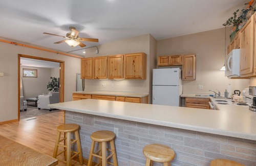 Pepin Condo | Raindrop Condo - Private Deck Near Beach