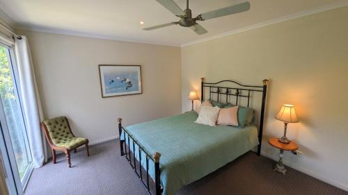 Port Macquarie Villa | Rainforest Deluxe Bungalow