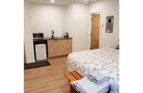 Ucluelet Bed & Breakfast | Rainforest Lane Orca suite