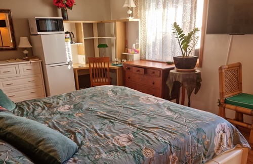Maryborough House | Rainforest Retreat Green Room