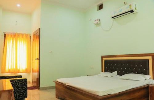 Aonla Hotel | Raj Garden and Hotel