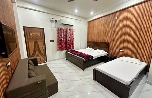 Sigra House | Raj Home Stay – Your Serene Getaway in the Heart of Varanasi