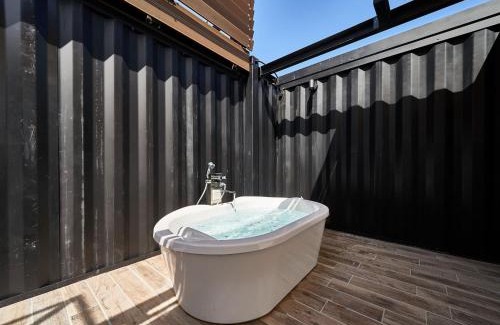 Minamiawaji House | Rakuten STAY VILLA Awaji 104 4 double beds, capacity of 8 persons
