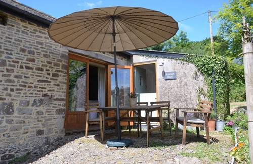 Holsworthy House | Raleigh Barn - Detached Grade II Listed in a rural setting, two ensuite bedrooms