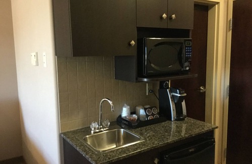 Brooks Hotel | Ramada by Wyndham Brooks
