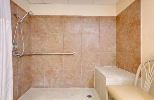 Fairview Park Hotel | Ramada by Wyndham Cleveland Airport West