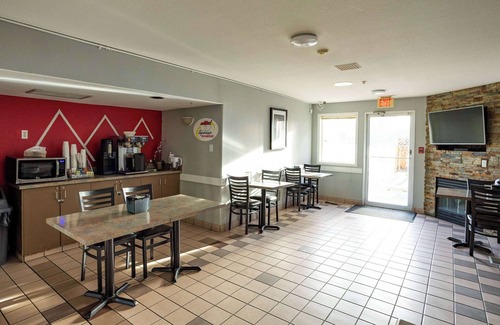 East Kootenay Hotel | Ramada by Wyndham Cranbrook