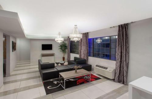 Clarkdale Hotel | Ramada by Wyndham Culver City
