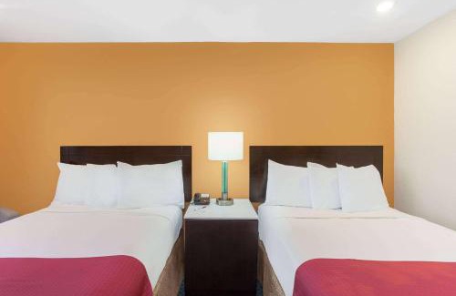 Clarkdale Hotel | Ramada by Wyndham Culver City