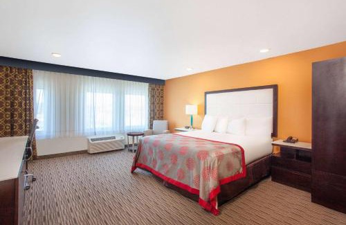Clarkdale Hotel | Ramada by Wyndham Culver City
