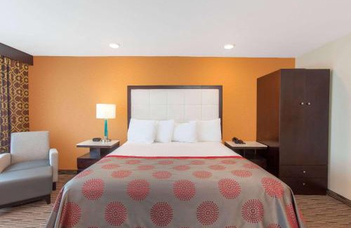 Clarkdale Hotel | Ramada by Wyndham Culver City