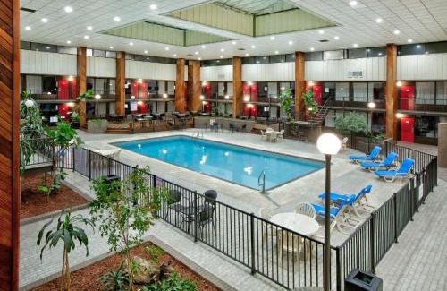 Diamondhead Hotel | Ramada by Wyndham Diamondhead I-10 Gulfport