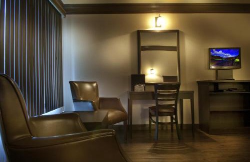 Laval Hotel | Ramada by Wyndham Laval