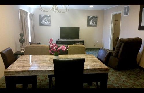 Norma Hotel | Ramada by Wyndham Vineland Millville Area