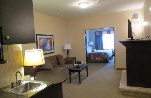Westlock Hotel | Ramada by Wyndham Westlock