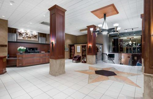 District Saint - Raymond - Vanier Hotel | Ramada Plaza by Wyndham Gatineau/Manoir du Casino