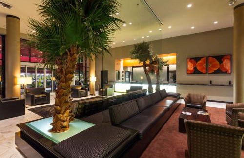 Norma Triangle Hotel | Ramada Plaza by Wyndham West Hollywood Hotel & Suites