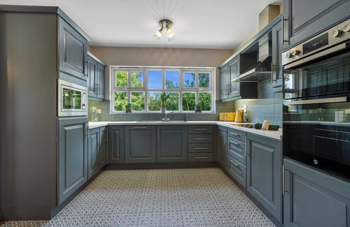 Ballycastle House | Ramoan House - Luxury 4 bedroom Holiday Home
