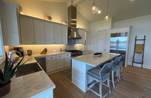 Athens House | Ranch Cabin | Trails, Firepit & Fall Fishing