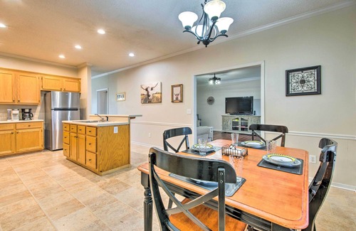 Euharlee House | Ranch Home w/Front Porch on Etowah River!
