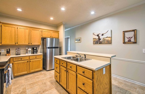 Euharlee House | Ranch Home w/Front Porch on Etowah River!