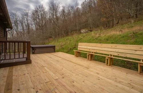 Dryfork House | Ranch Home w/Rolling Hill Views & Hot Tub