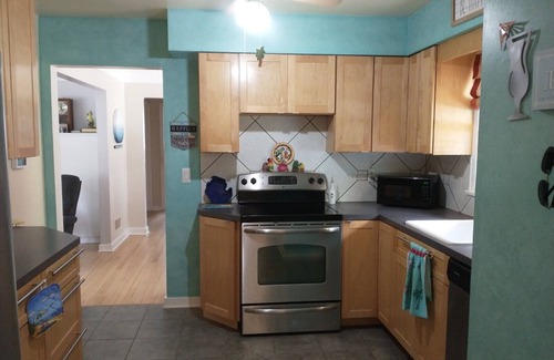 Grand Haven House | Ranch Home walk to Lake MI JUNE 1 -23rd, AUGUST 18th-SEPT 6 available