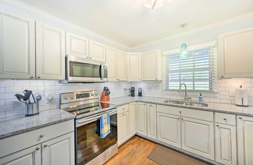 Lake Jeanette House | Ranch-Style Home 7 Mi to Downtown Greensboro!